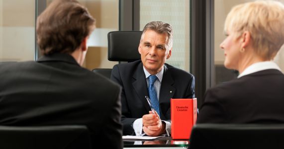 How Does A Settlement Agent Differ From A Conveyancing Lawyer?